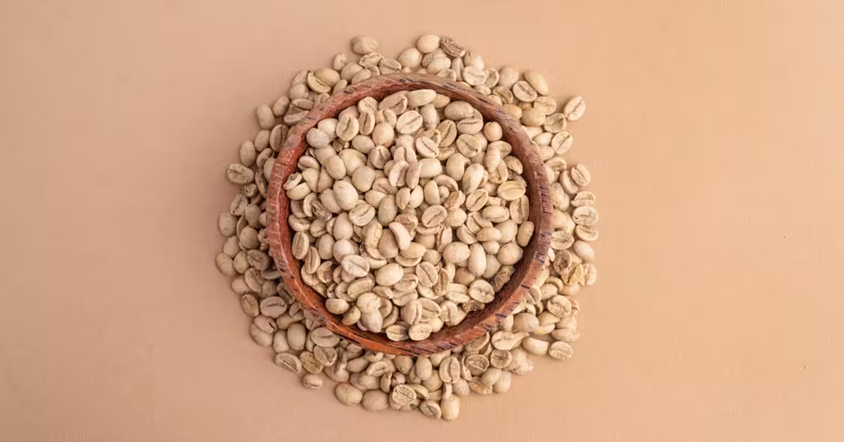 cà phê nhân arabica đựng trong ly sứ